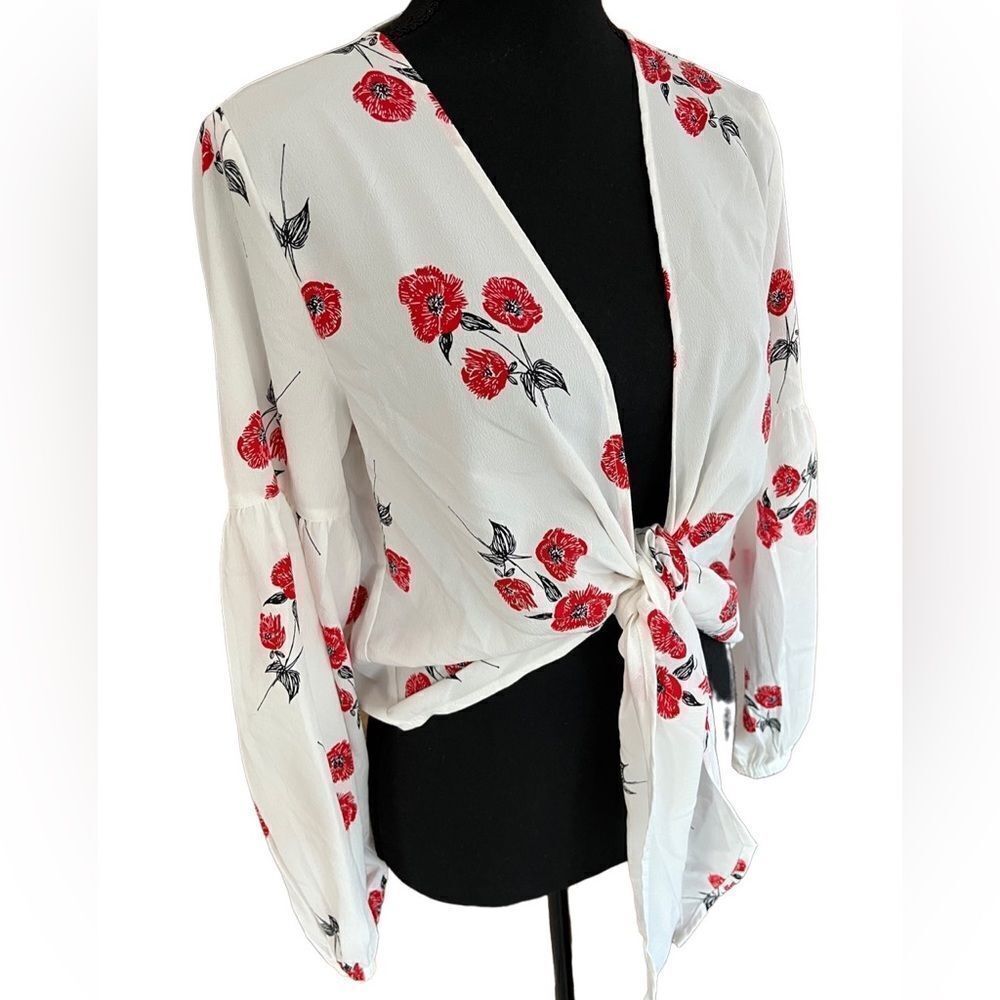 Society Amuse ivory floral print knot tie front top size M. - Picture 4 of 7